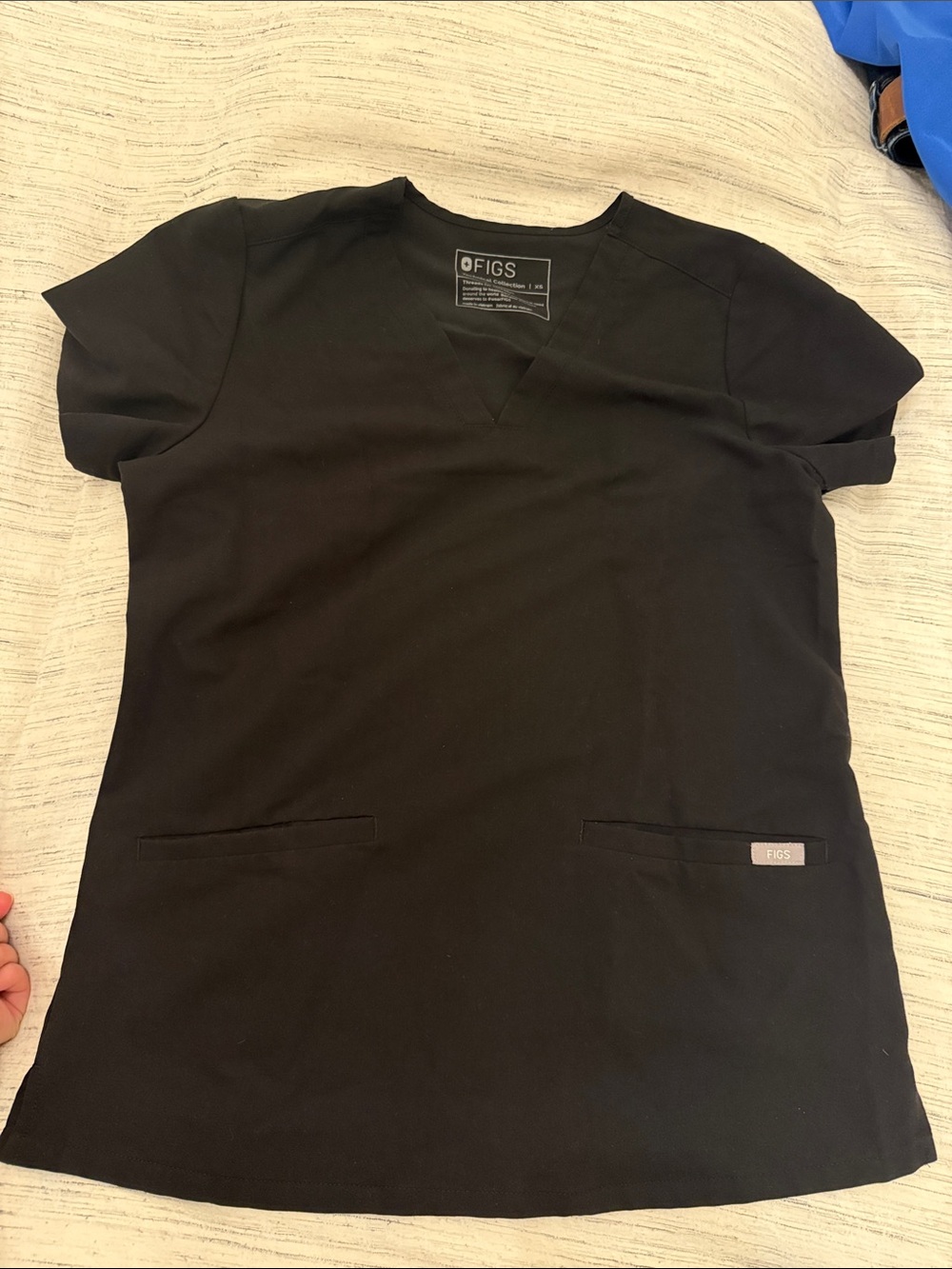 Figs Women's Black Short-Sleeve V-Neck Scrub Top